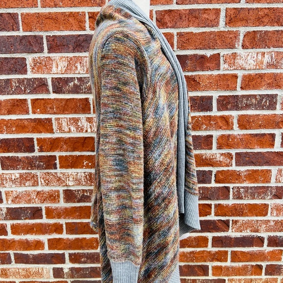 Cardigan - Picture 2 of 4